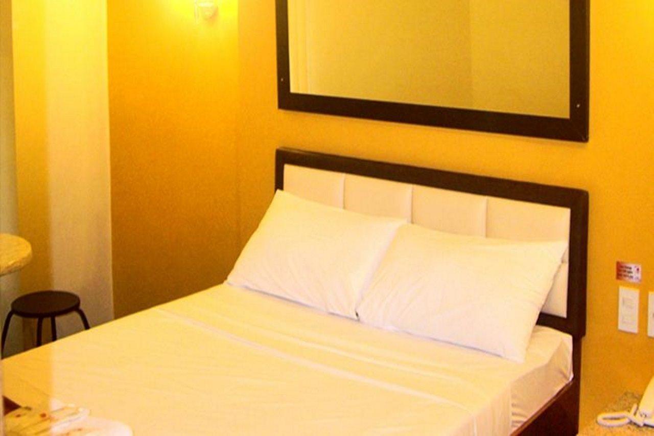 Express Inn Mactan Мактан Экстерьер фото